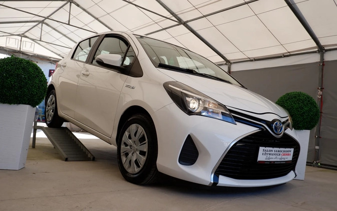 Toyota Yaris cena 43700 przebieg: 127000, rok produkcji 2016 z Paczków małe 211